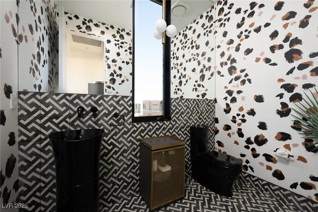 $8,995,000 | 11 Night Song Way, Las Vegas, NV 89135