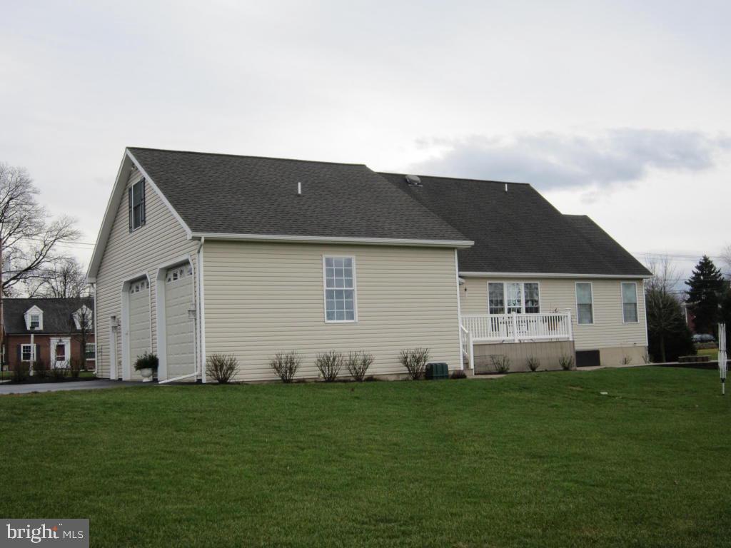 3570 Mount Joy Road Manheim, PA 17545 - Photo 6 of 34