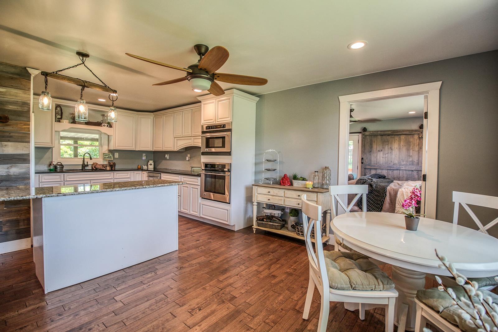 444 Canaan Road Columbia, TN 38401 - Photo 13 of 30 Eat in kitchen
