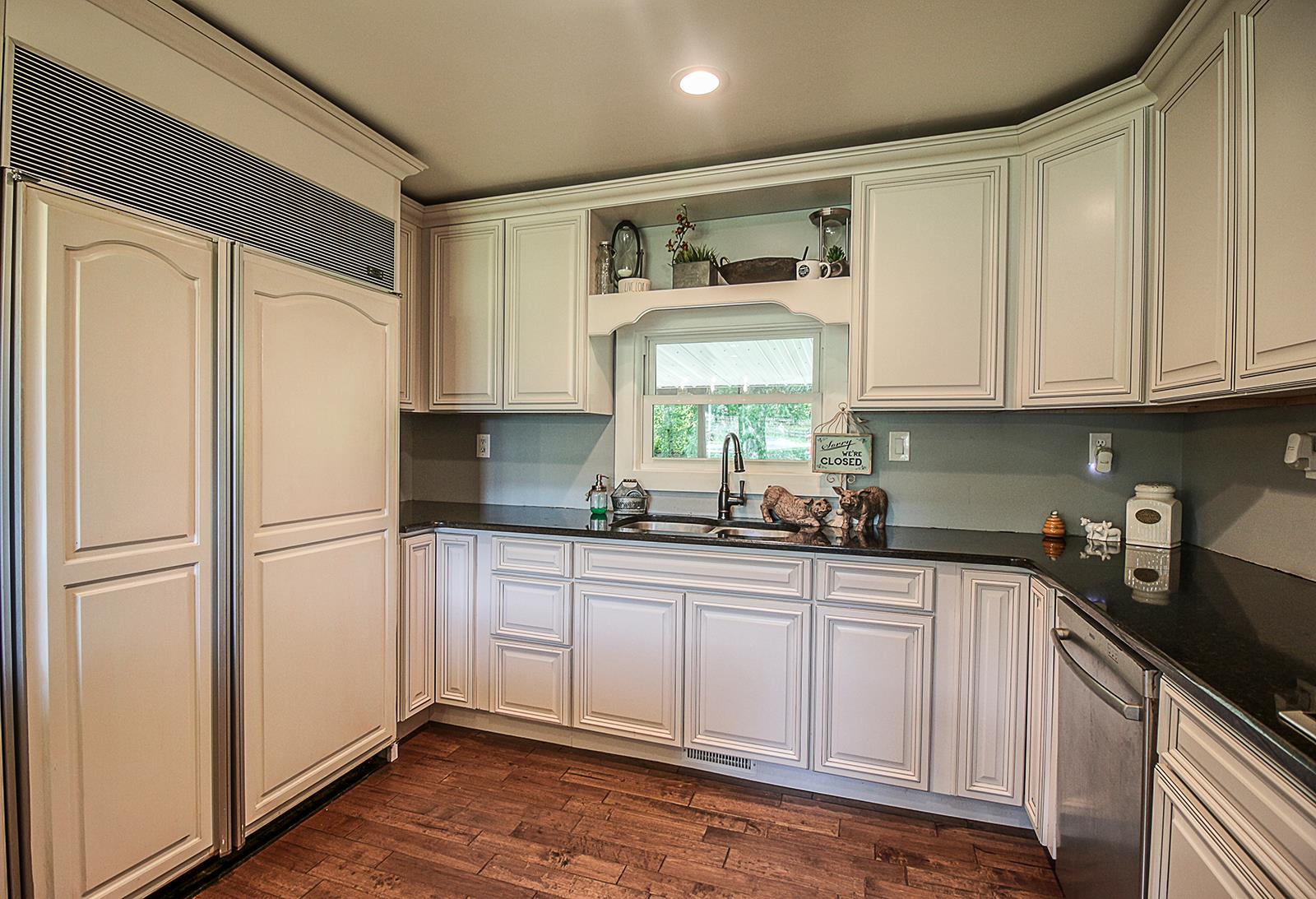 444 Canaan Road Columbia, TN 38401 - Photo 15 of 30 Built in sub zero fridge!
