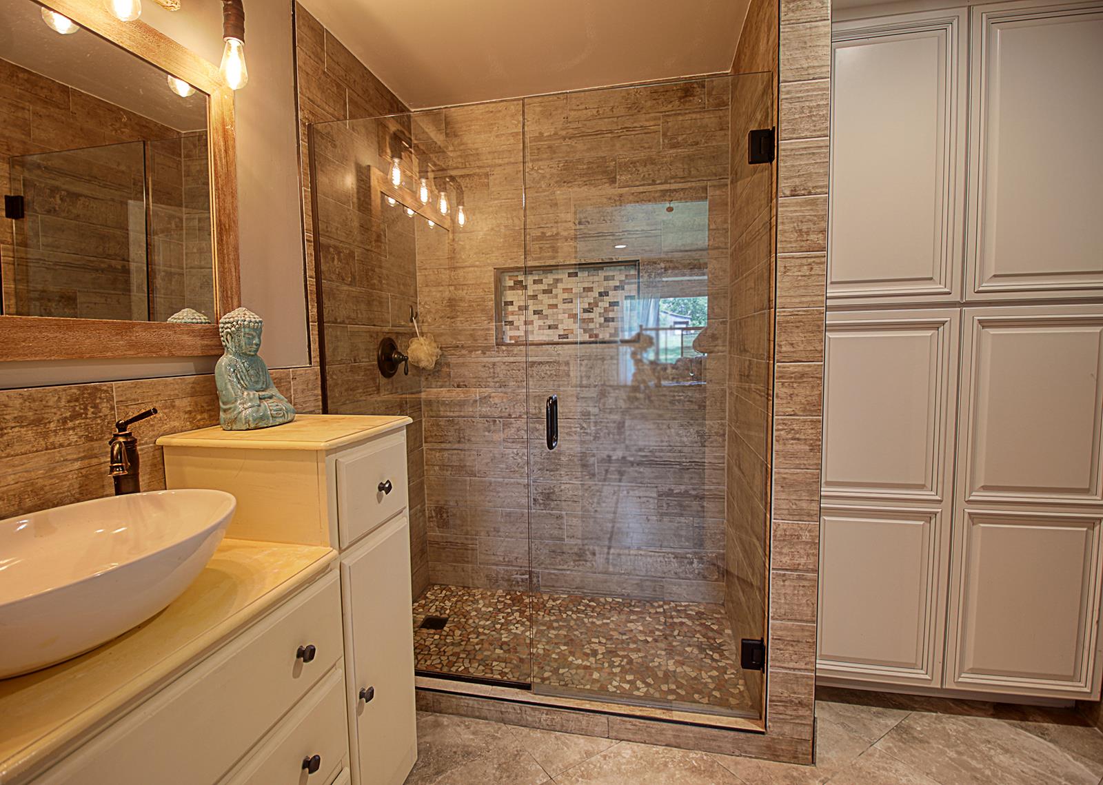 444 Canaan Road Columbia, TN 38401 - Photo 18 of 30 Master bath!