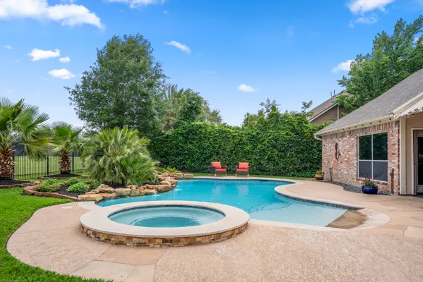 $575,000 | 5835 Pinelake Crossing Drive, Spring, TX 77379
