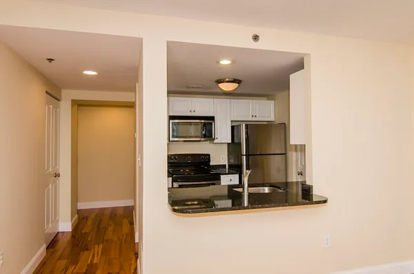 $4,500 | 10 Museum Way, Unit 1221, Cambridge, MA 02141