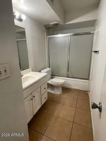 en view of an empty room