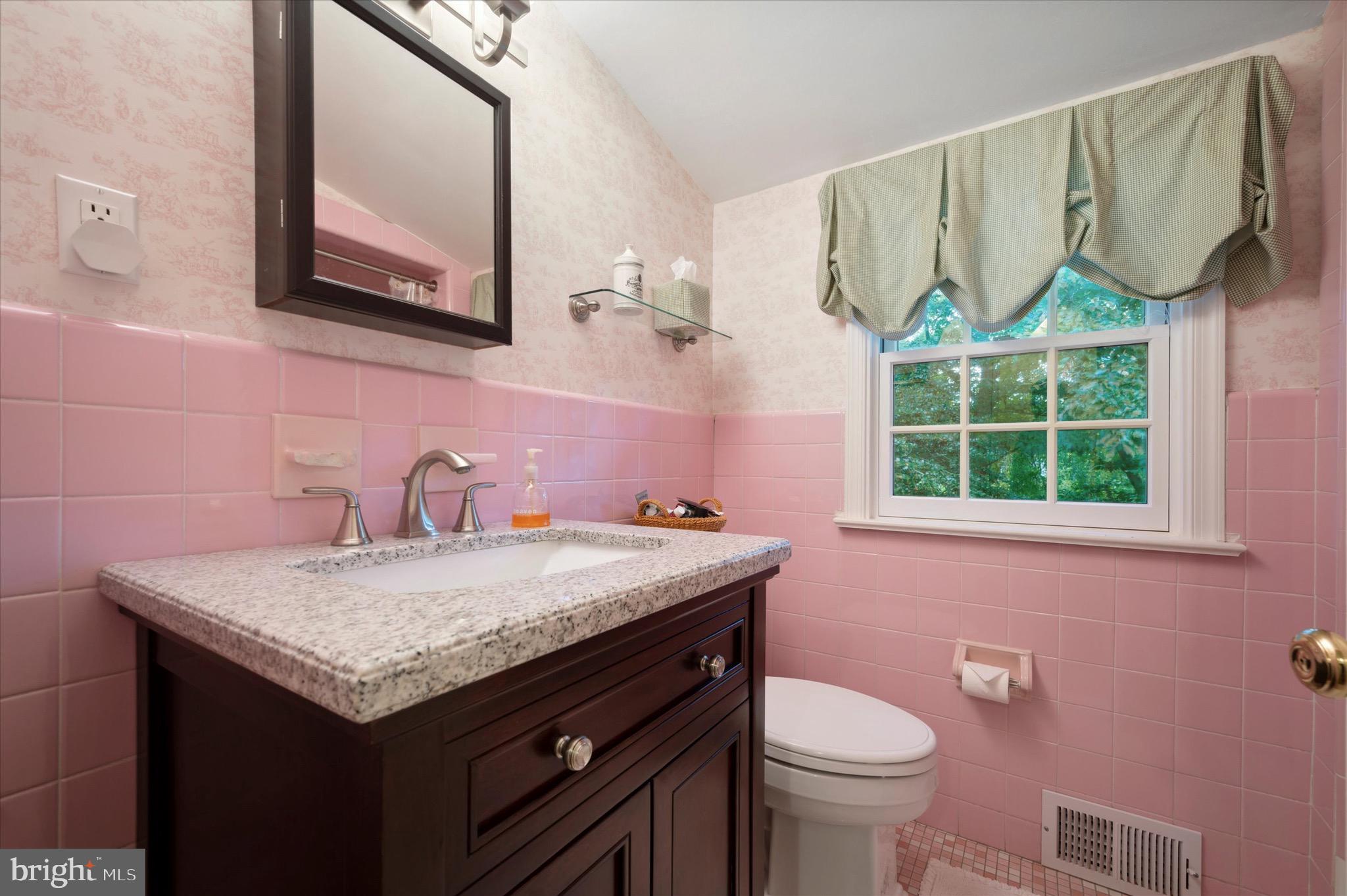 6 Oakford Road Wayne, PA 19087 - Photo 24 of 31 Full Bathroom
