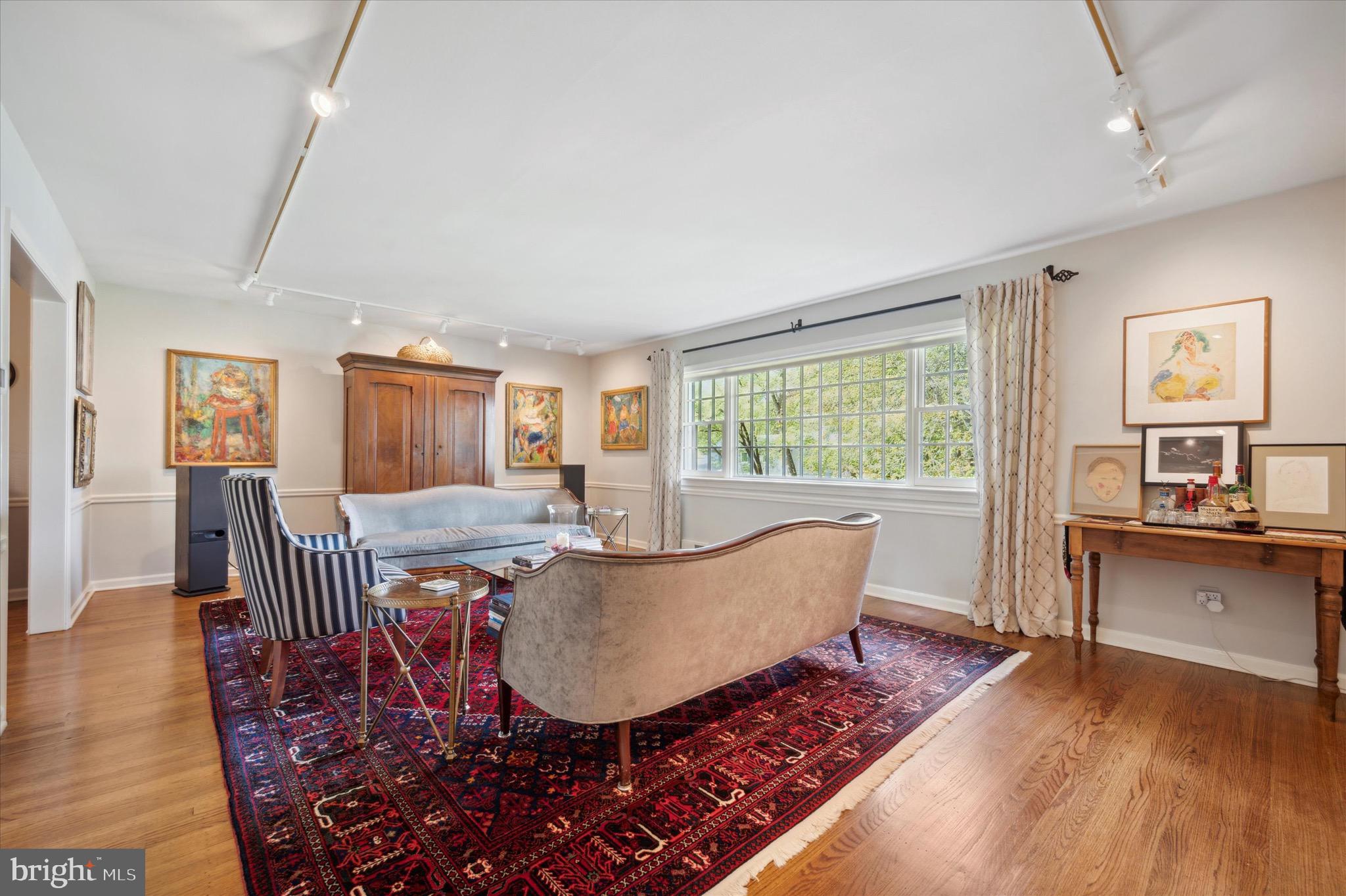 6 Oakford Road Wayne, PA 19087 - Photo 6 of 31 Living Room