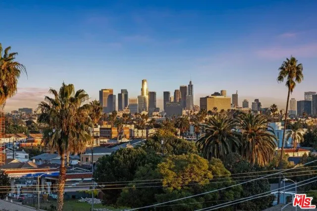 $7,995 | 307 North Wilton Place, Los Angeles, CA 90004