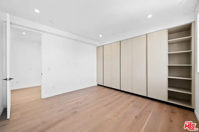 $7,995 | 307 North Wilton Place, Los Angeles, CA 90004