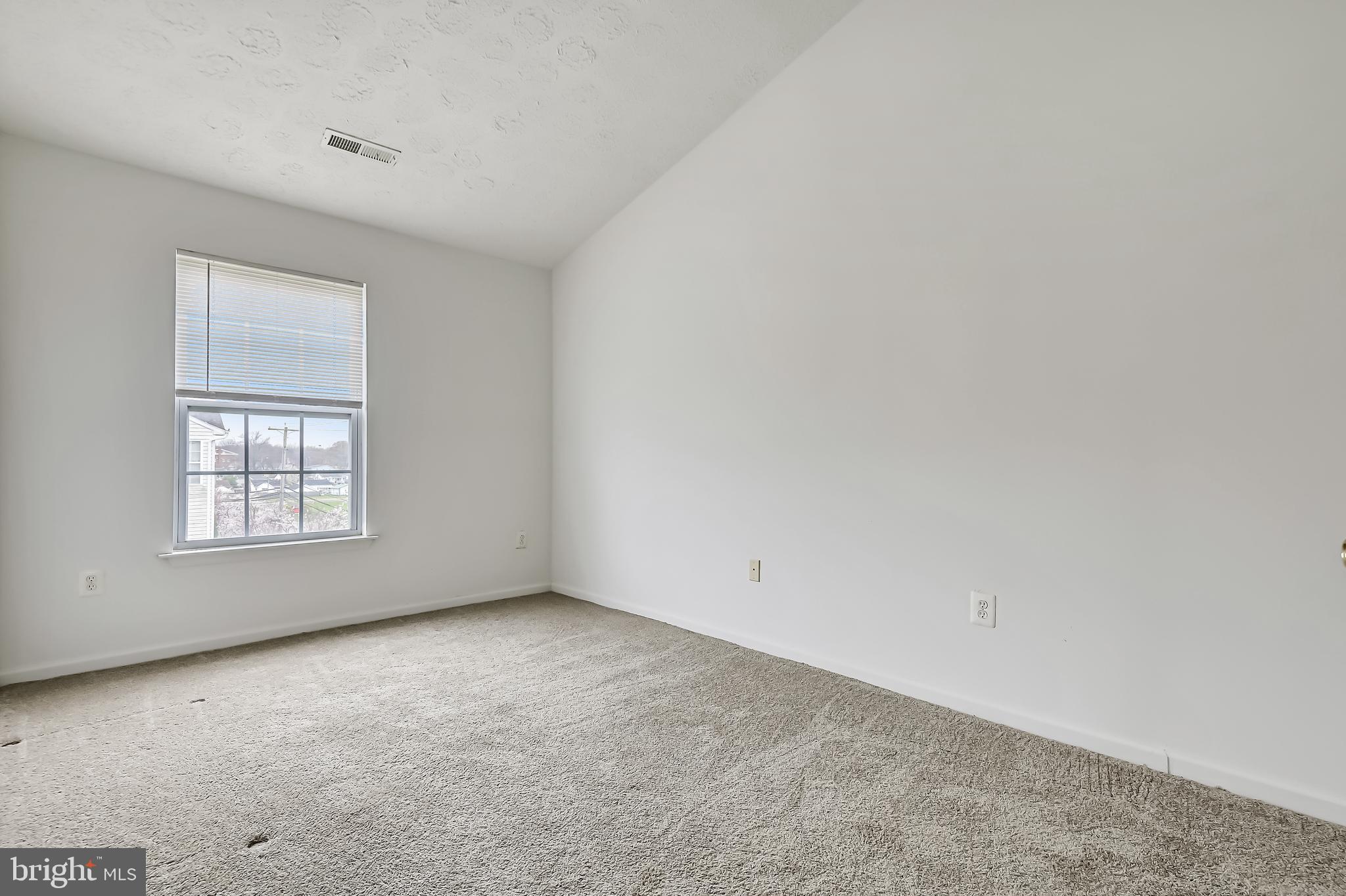 9601 Community Drive Baltimore, MD 21220 - Photo 33 of 39