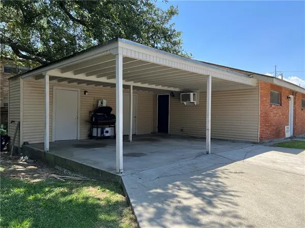 $1,200 | 209 Geneva Street, Unit C, Metairie, LA 70005