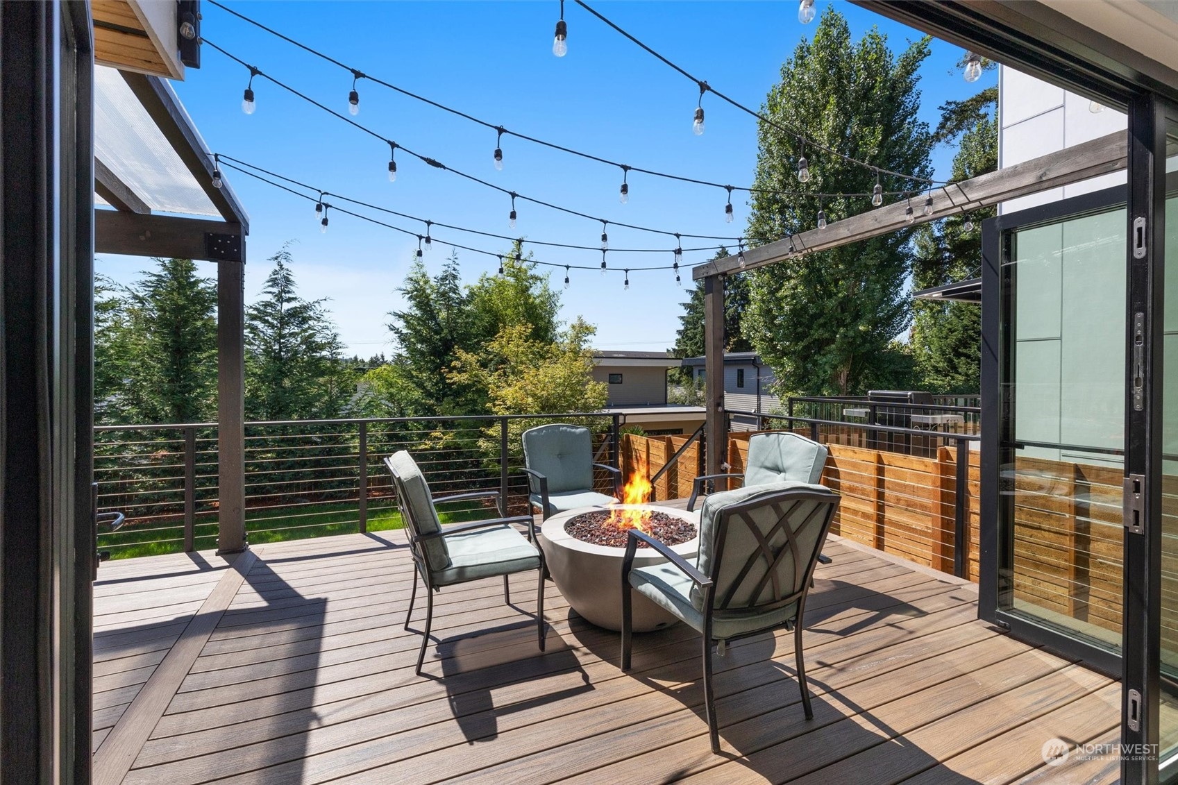 331 8th Avenue Kirkland, WA 98033 - Photo 13 of 40 a view of a chairs and table on the balcony