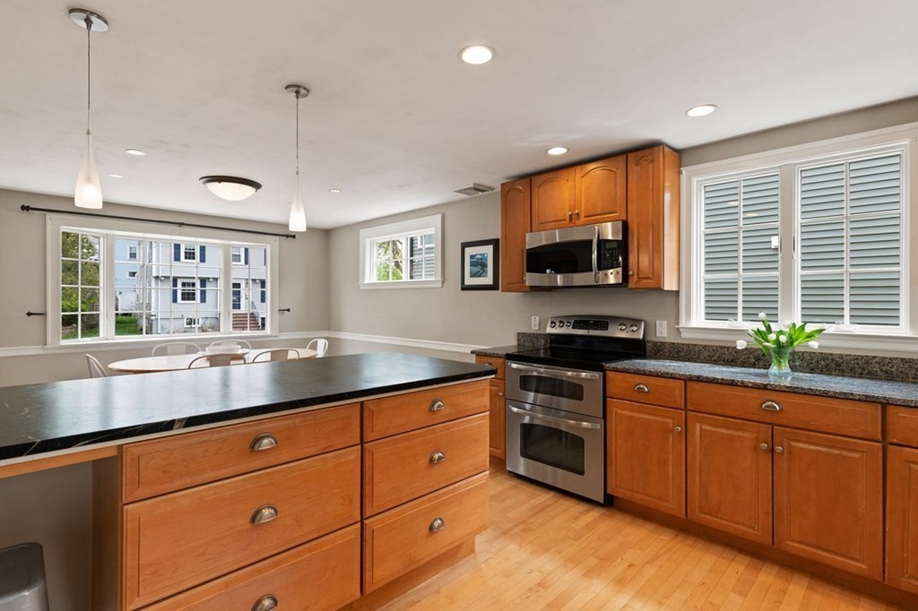 27 Glenburn Road Arlington, MA 02476 - Photo 11 of 32 Gallery Image 11