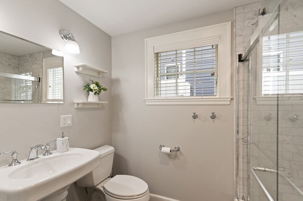27 Glenburn Road Arlington, MA 02476 - Photo 23 of 32 Gallery Image 23