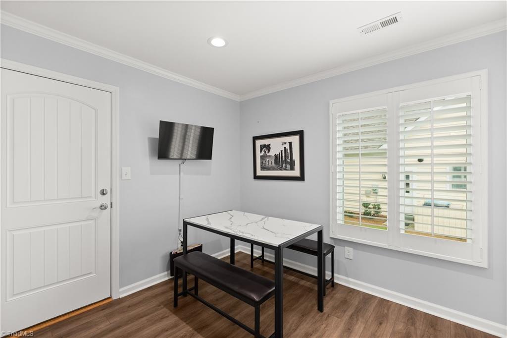 204 Hamilton Court Bermuda Run, NC 27006 - Photo 7 of 33