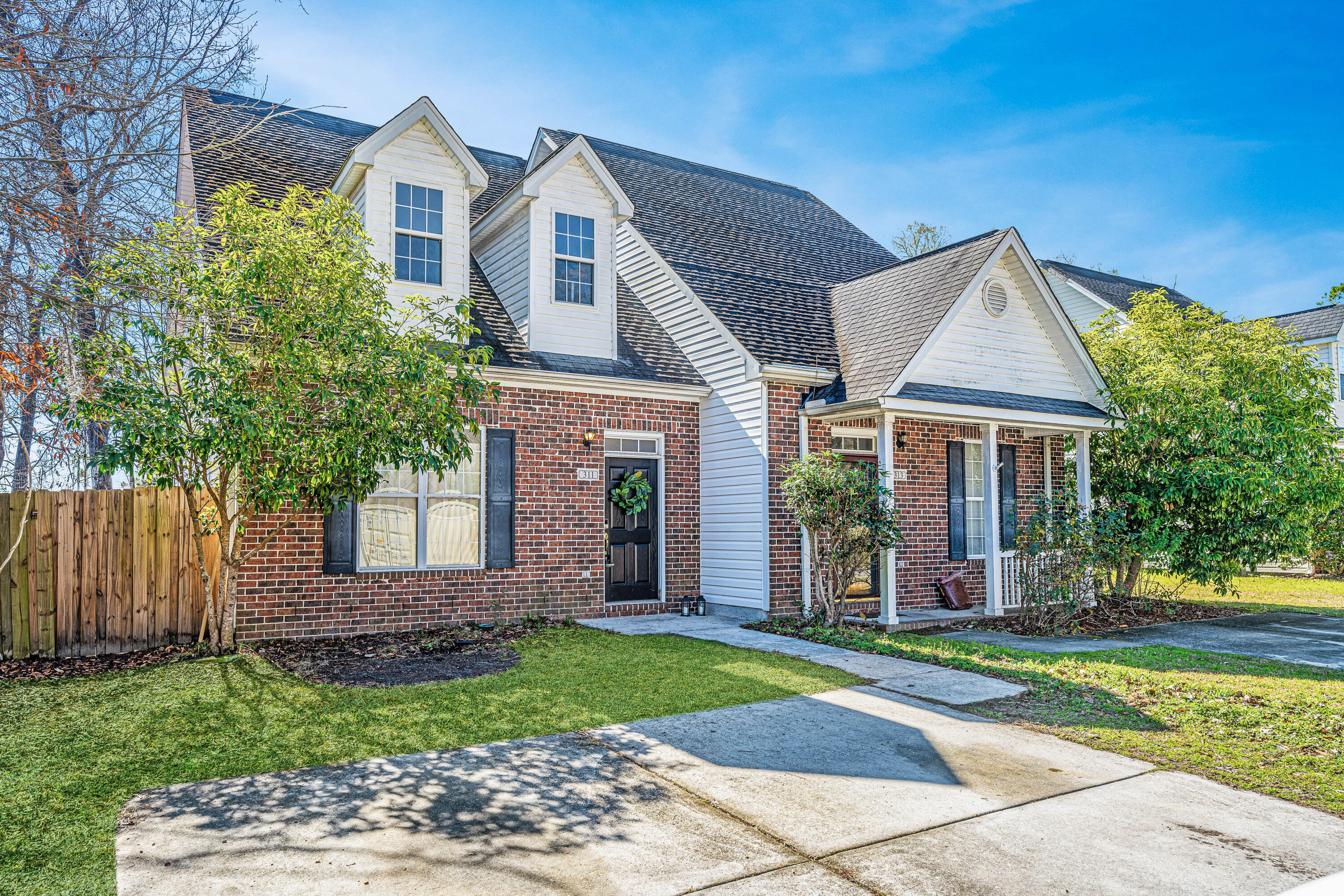 311 Springview Lane Summerville, SC 29485 - Photo 2 of 15 311SpringviewLn04