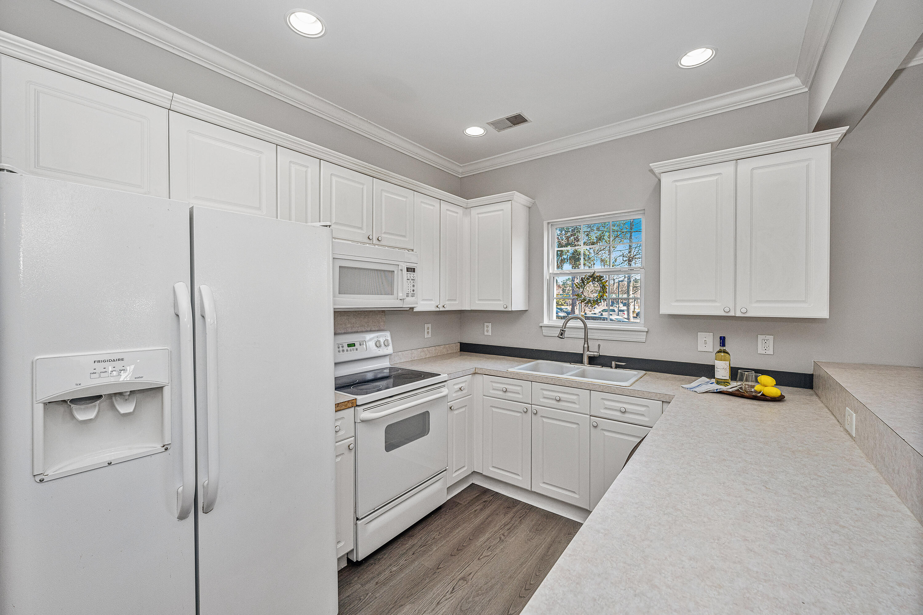 311 Springview Lane Summerville, SC 29485 - Photo 8 of 15 311SpringviewLn13