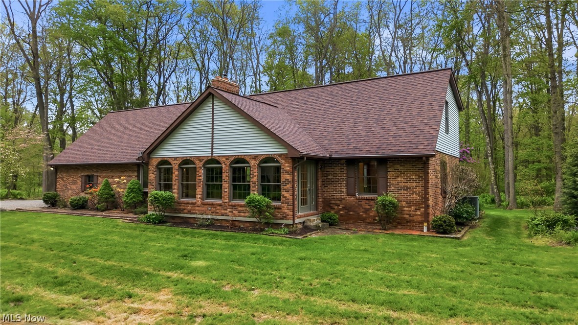 13689 Beard Road New Springfield, OH 44443 - Photo 3 of 48