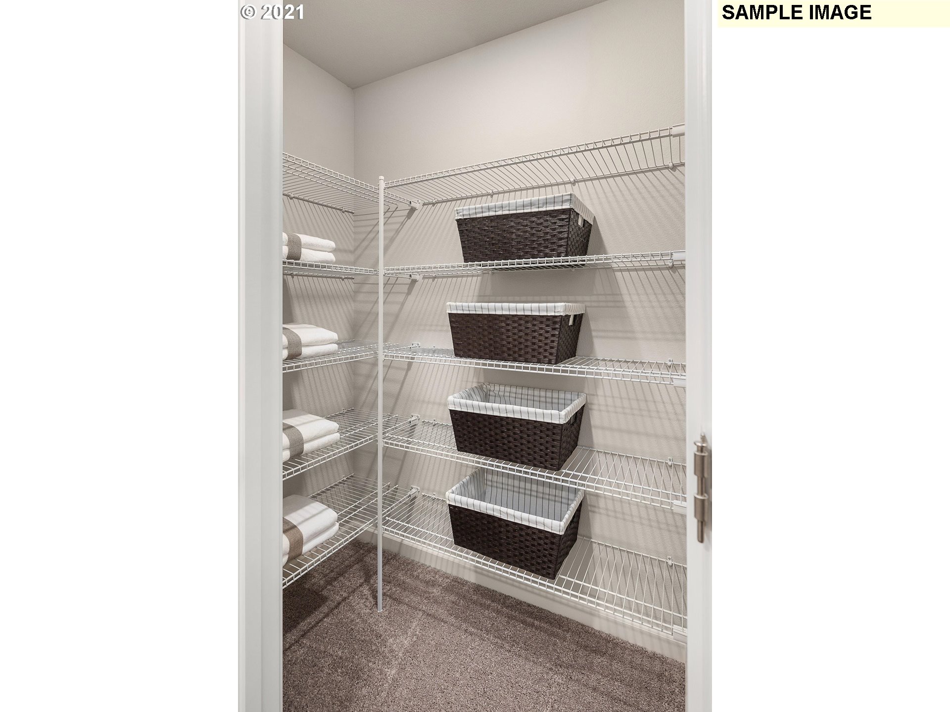 4260 South Laughing Water Circle Ridgefield, WA 98642 - Photo 19 of 24 a view of kitchen with sink and refrigerator