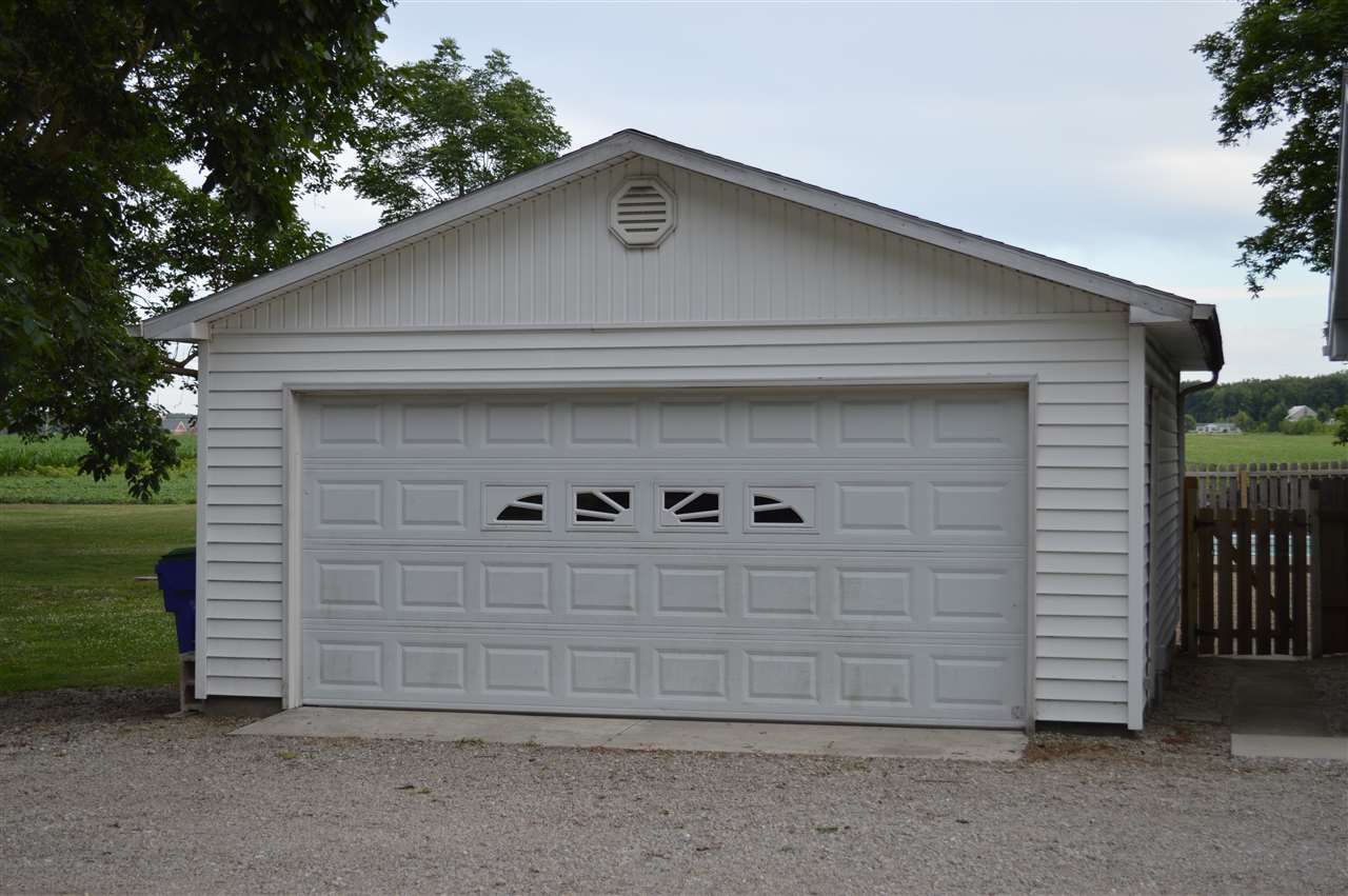 12626 Monroeville Road Monroeville, IN 46773 - Photo 5 of 18