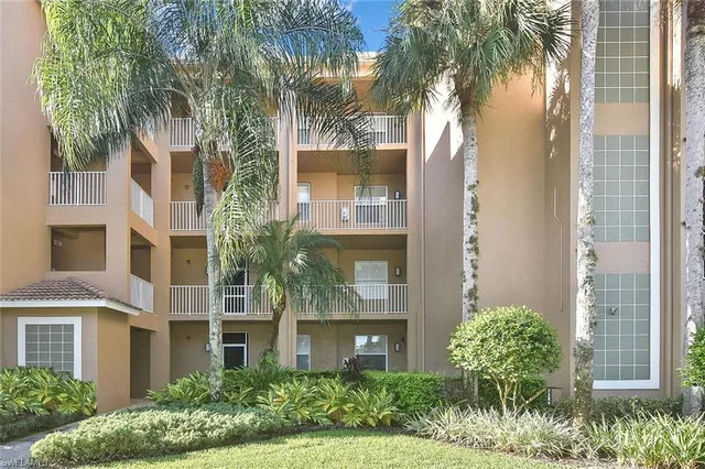 a view of a multi story building