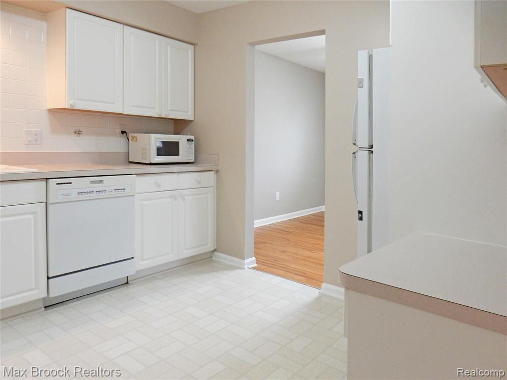 801 West Long Lake Road, Unit 2 Bloomfield Hills, MI 48302 - Photo 11 of 19