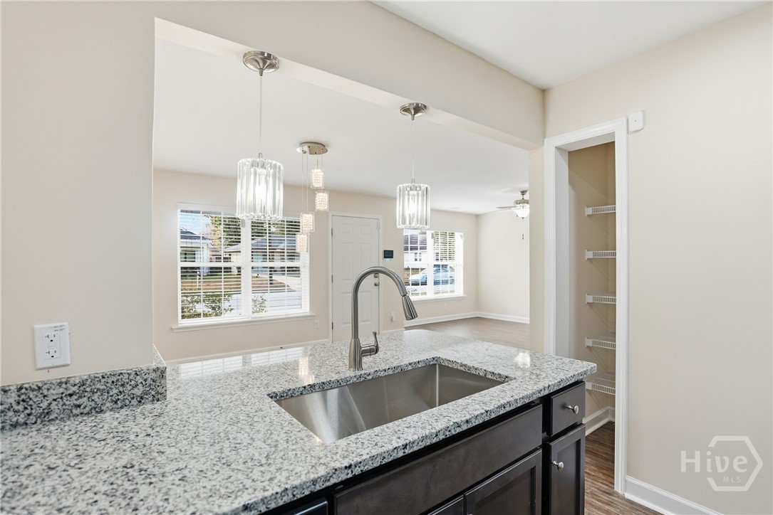 724 Dixon Street Savannah, GA 31405 - Photo 11 of 28