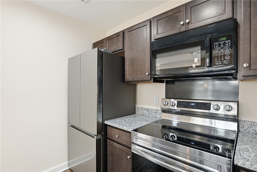 724 Dixon Street Savannah, GA 31405 - Photo 12 of 28