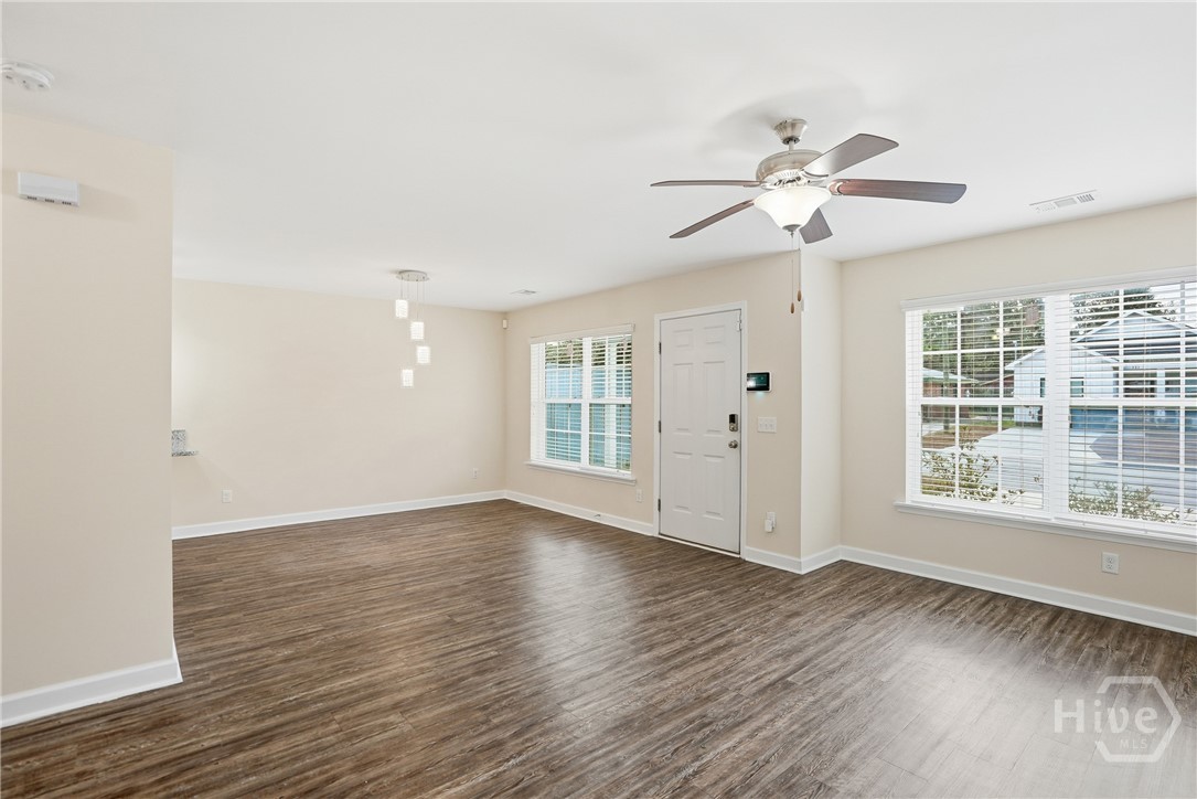 724 Dixon Street Savannah, GA 31405 - Photo 5 of 28