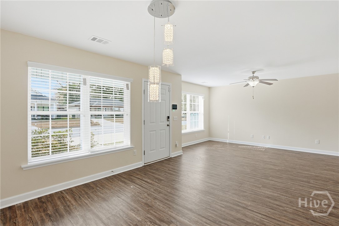 724 Dixon Street Savannah, GA 31405 - Photo 6 of 28