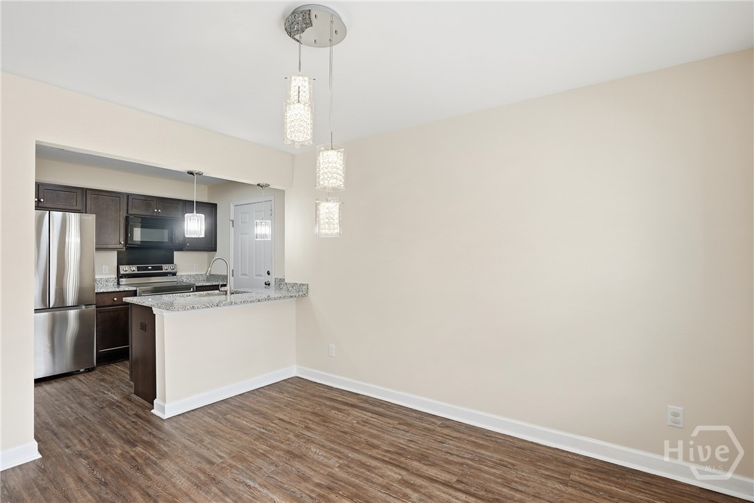 724 Dixon Street Savannah, GA 31405 - Photo 8 of 28