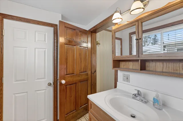 $229,900 | 824 East Grand River Avenue, Williamston, MI 48895