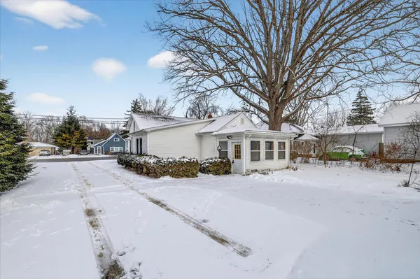 $230,000 | 824 East Grand River Avenue, Williamston, MI 48895
