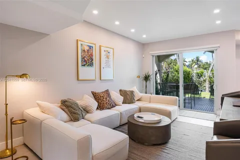 $1,749,000 | 20940 Northeast 31st Place, Aventura, FL 33180