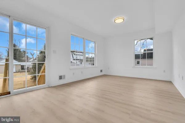 $440,000 | 723 Woodland Avenue, Burlington, NJ 08016
