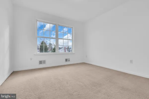 $440,000 | 723 Woodland Avenue, Burlington, NJ 08016