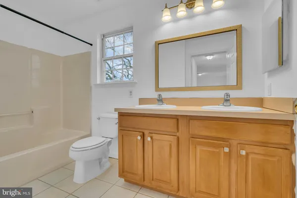 $440,000 | 723 Woodland Avenue, Burlington, NJ 08016