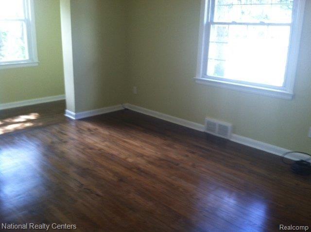 2402 Crooks Road Royal Oak, MI 48073 - Photo 9 of 16 Master