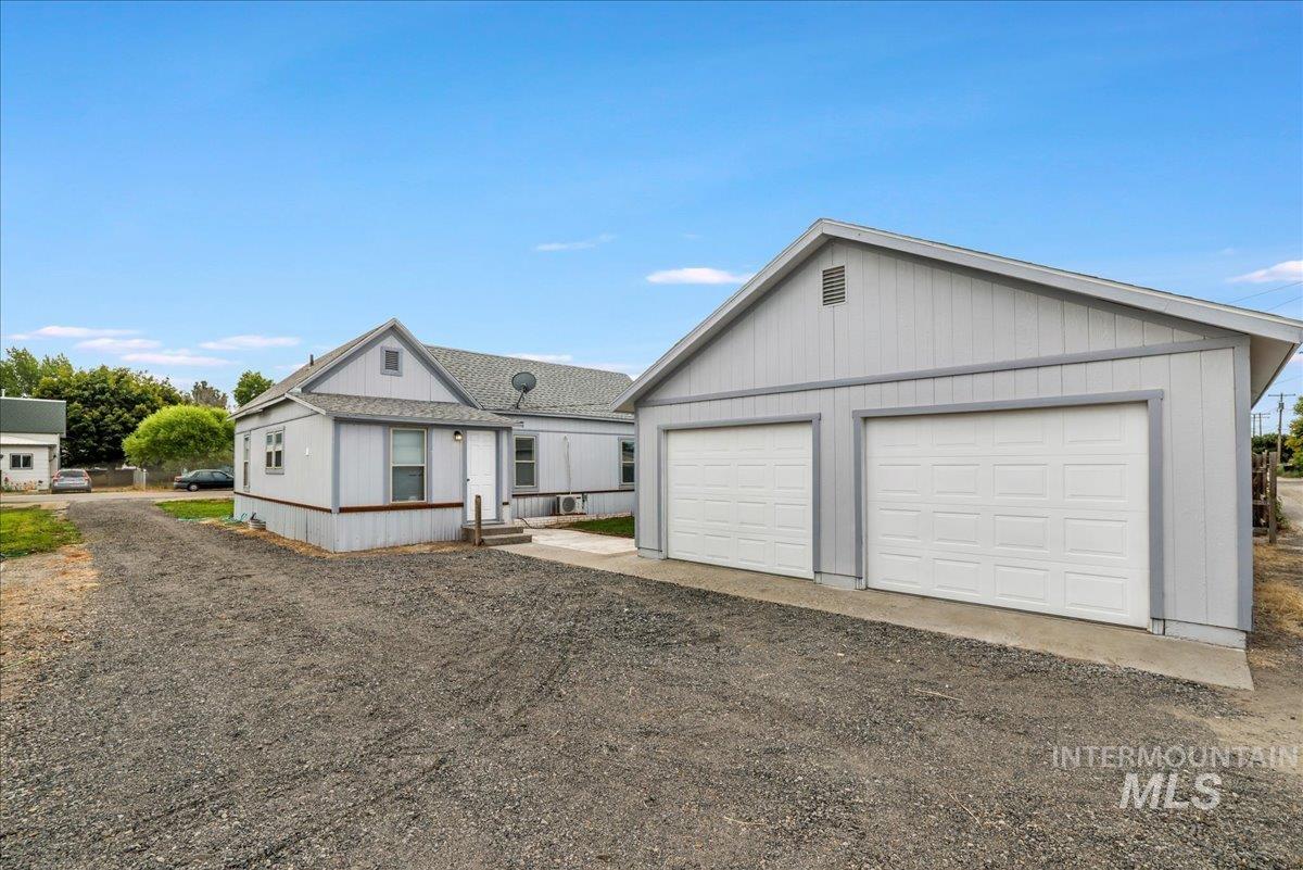 225 Oregon Street Gooding, ID 83330 - Photo 2 of 33