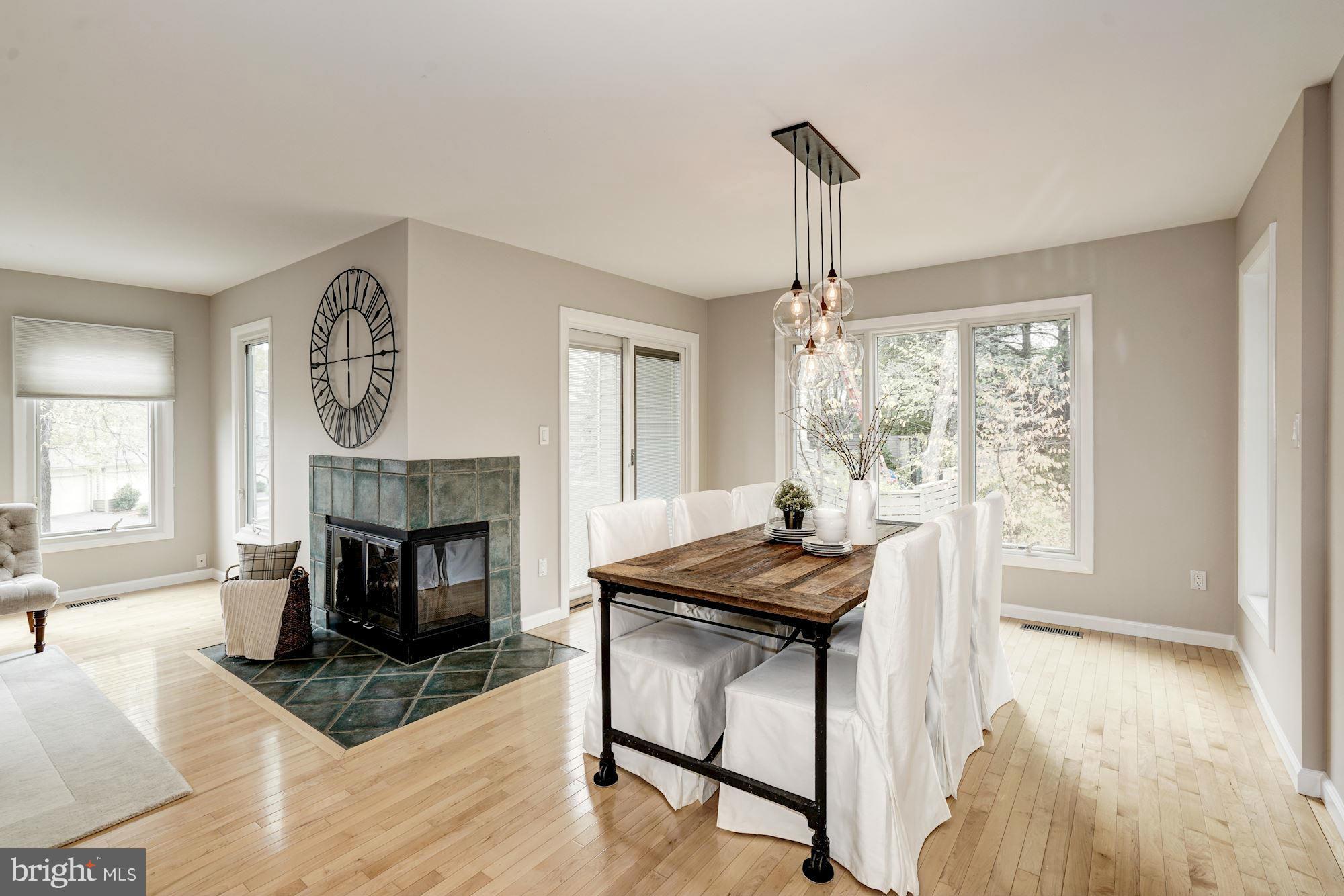 1932 Lakeport Way Reston, VA 20191 - Photo 4 of 30 Dining Room