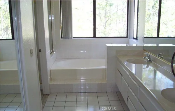 $3,200 | 1242 Vía Palermo, Redlands, CA 92374