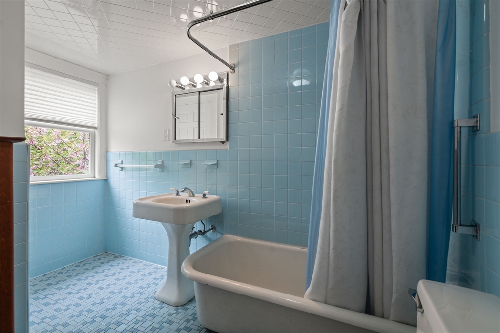 32 Marcia Road Watertown, MA 02472 - Photo 18 of 28 Gallery Image 18