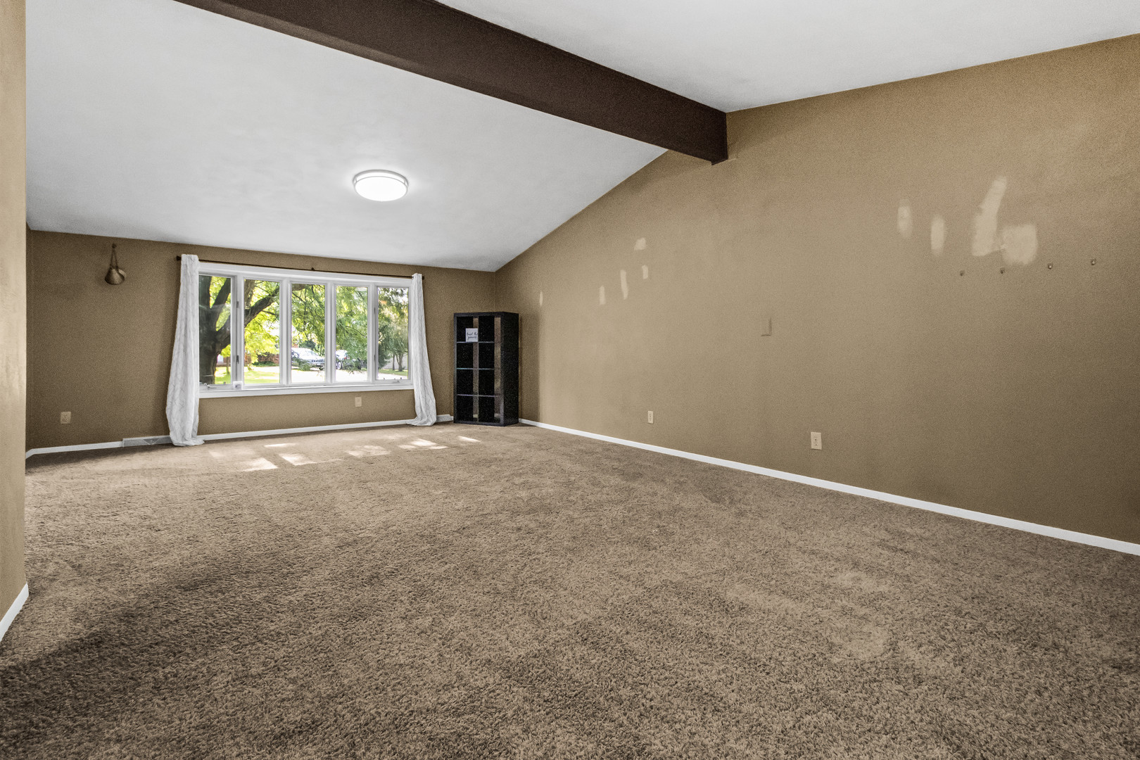 23 Cambridge Drive Spring Valley, IL 61362 - Photo 4 of 22 an empty room with windows