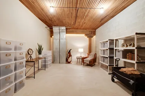 $650,000 | 550 North Kingsbury Street, Unit 520, Chicago, IL 60654
