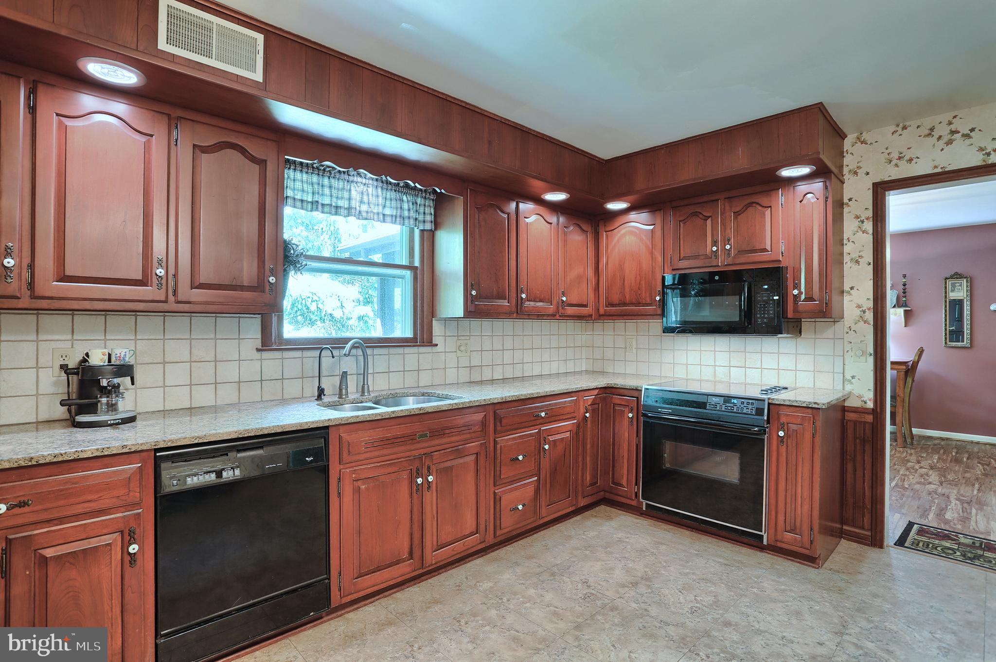 131 Valley Road Mount Gretna, PA 17064 - Photo 15 of 52 Custom cabinetry