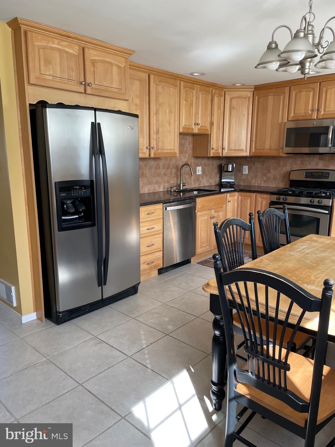 9721 Glenhope Road Philadelphia, PA 19115 - Photo 11 of 42 Kitchen