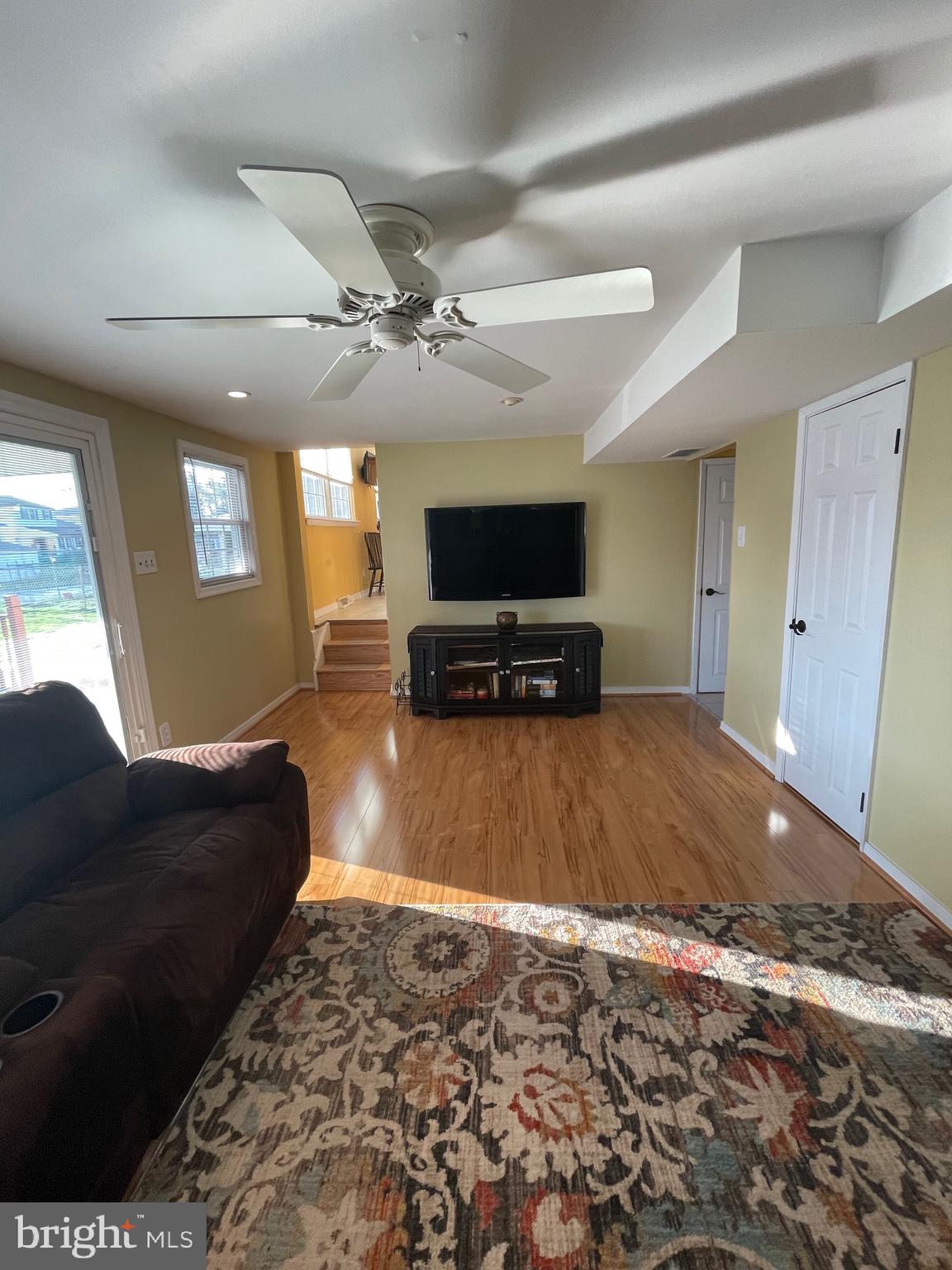 9721 Glenhope Road Philadelphia, PA 19115 - Photo 15 of 42 Family room