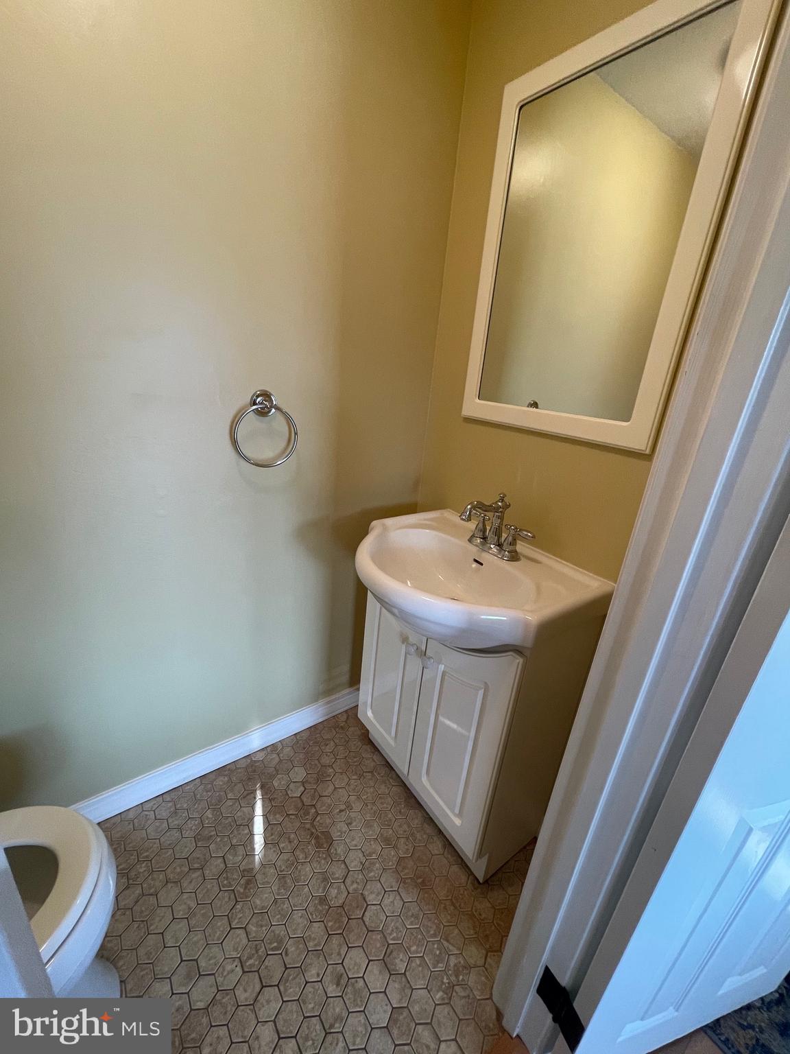 9721 Glenhope Road Philadelphia, PA 19115 - Photo 16 of 42 Powder room
