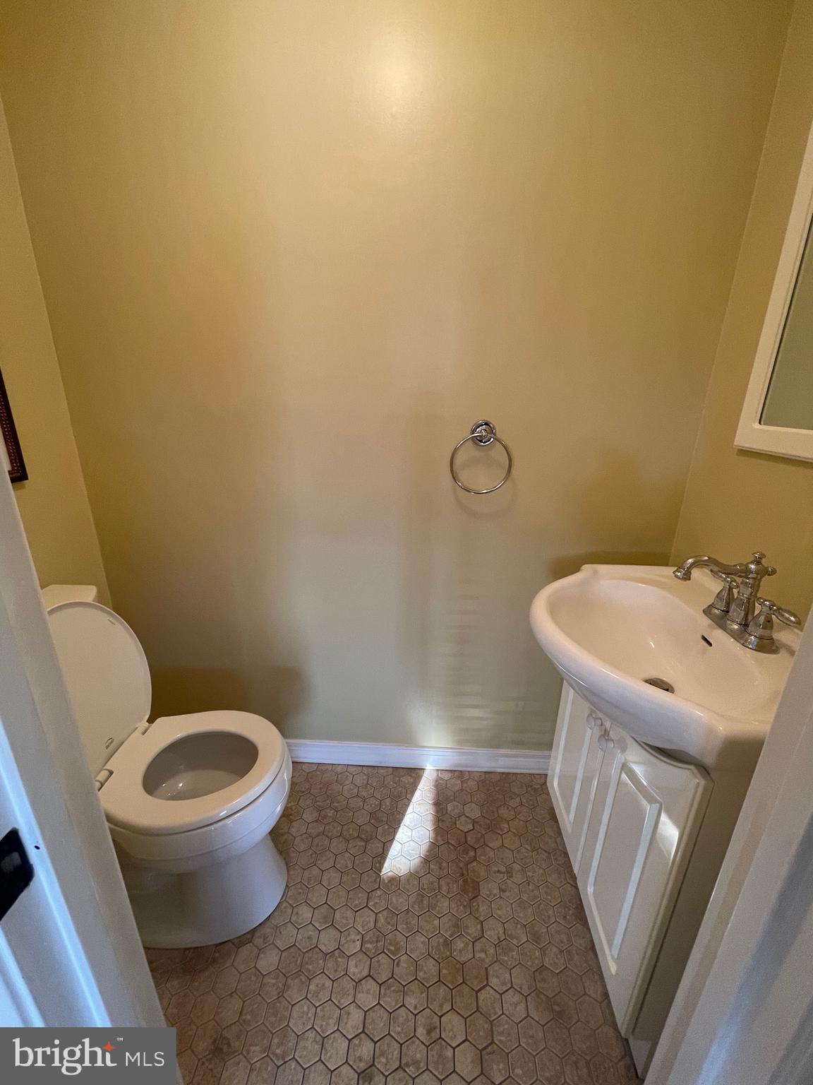 9721 Glenhope Road Philadelphia, PA 19115 - Photo 17 of 42 Powder room