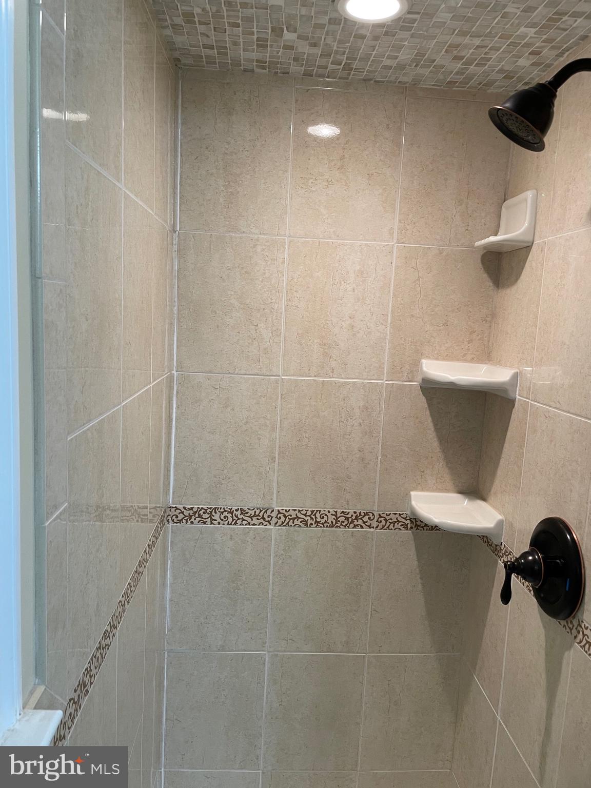 9721 Glenhope Road Philadelphia, PA 19115 - Photo 26 of 42 Primary bathroom