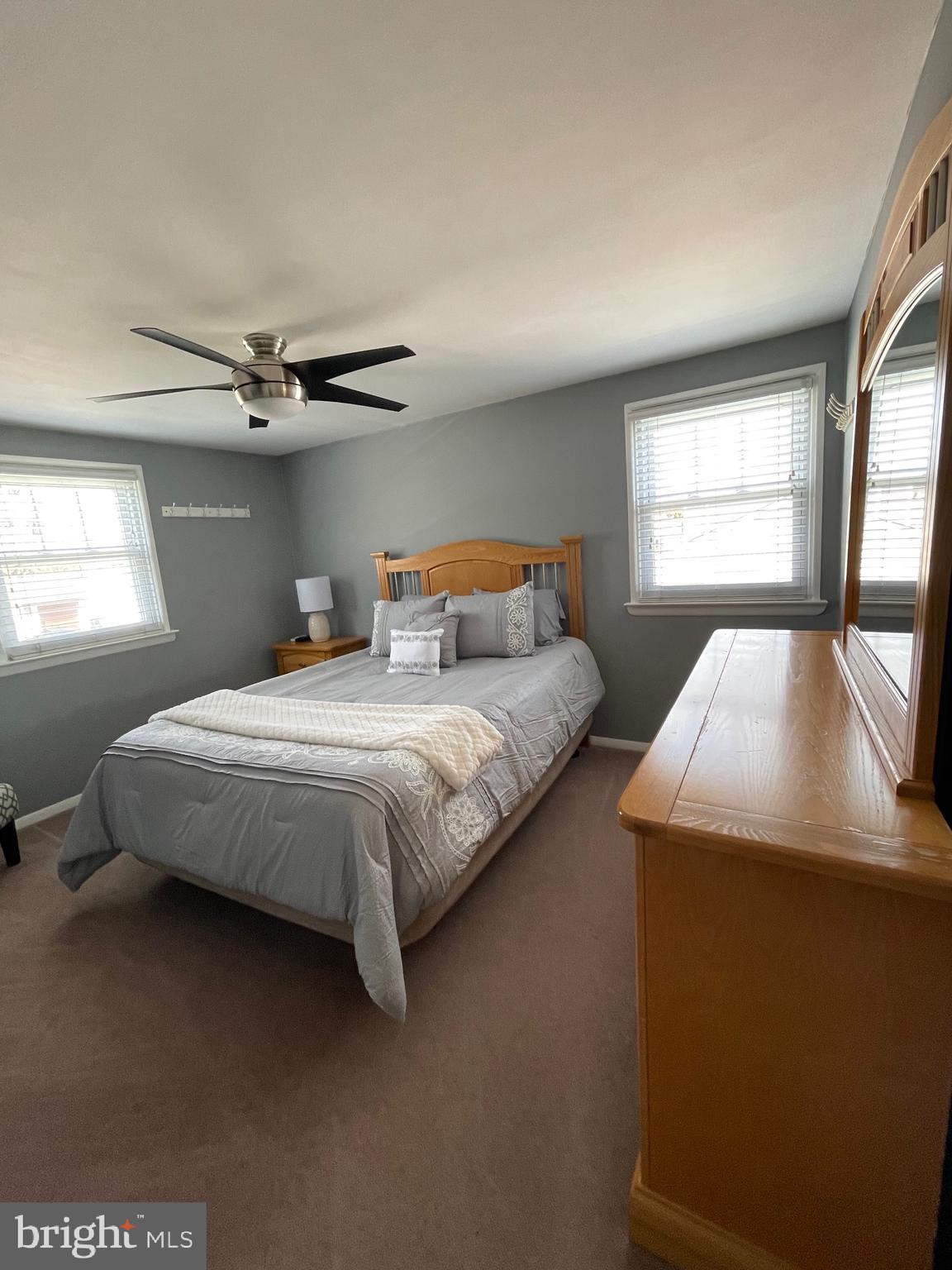9721 Glenhope Road Philadelphia, PA 19115 - Photo 33 of 42 Middle bedroom